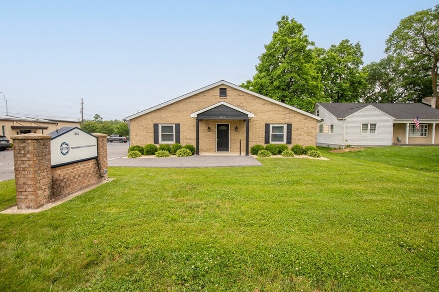 302 Rock Cliff Dr, Martinsburg, WV à vendre - Photo de l’immeuble – Image 2 sur 35
