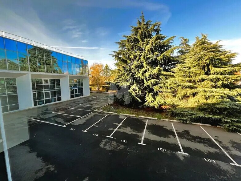 Bureau dans Évry-Courcouronnes à louer - Photo de l’immeuble – Image 3 sur 20