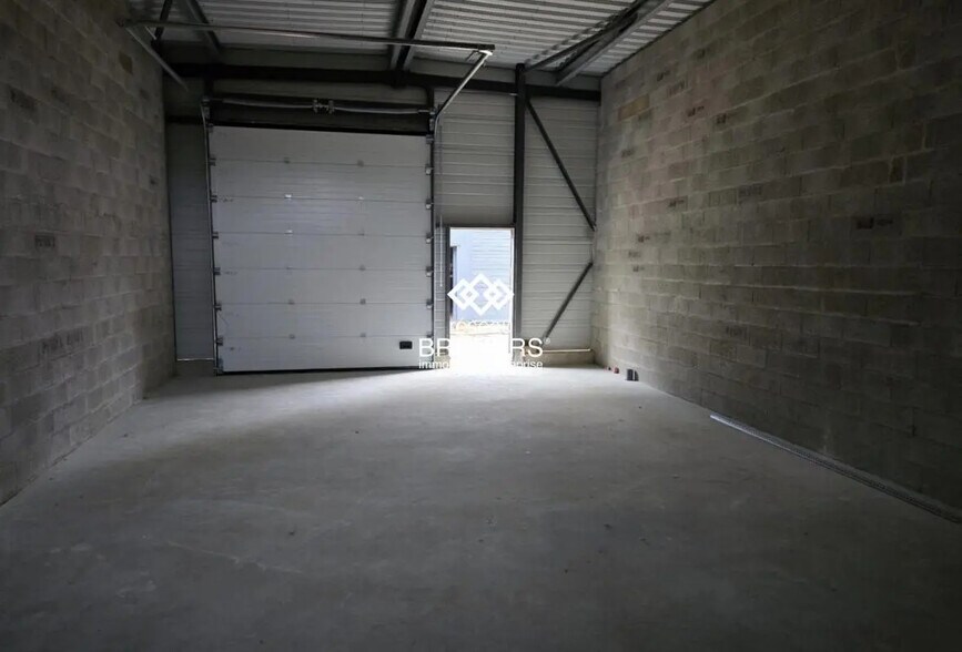 Industriel/Logistique dans Cormeilles-en-Parisis à louer - Photo de l’immeuble – Image 1 sur 4