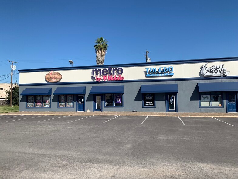 618-632 E King St, Kingsville, TX à louer - Photo de l’immeuble – Image 2 sur 4