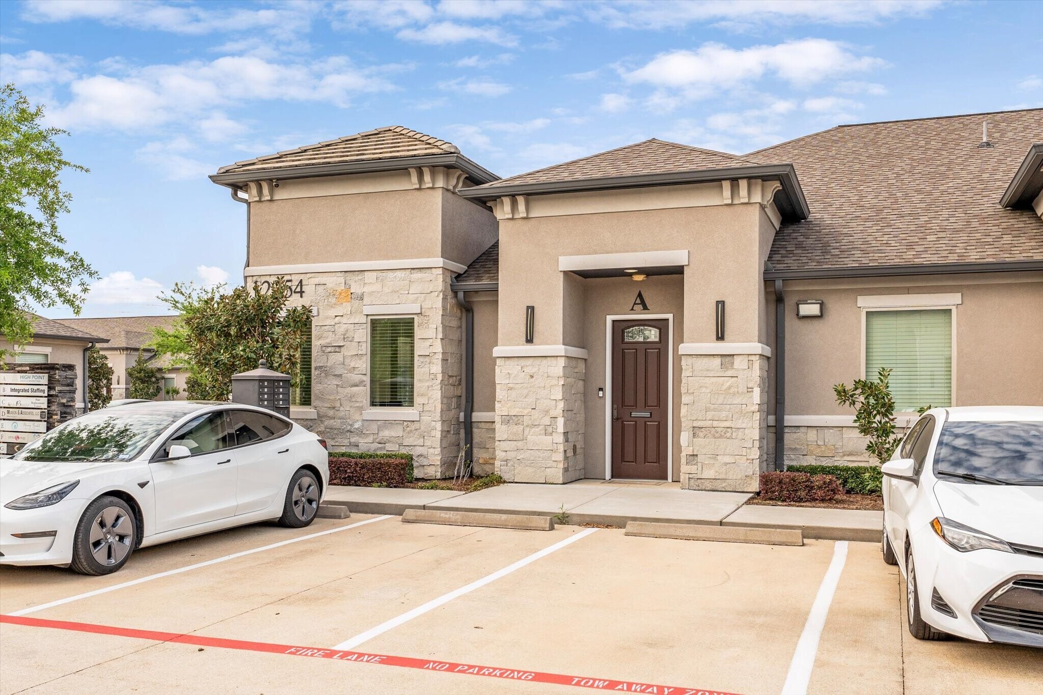 12254 Queenston Blvd, Houston, TX à louer Photo principale– Image 1 sur 16