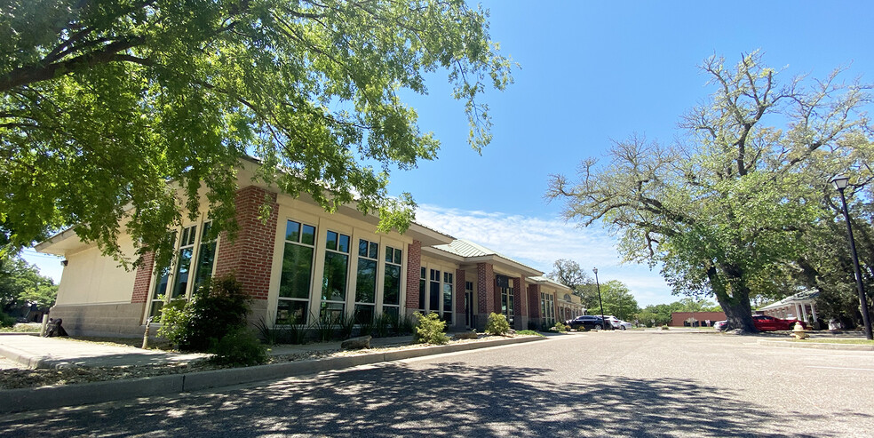 360 Courthouse Rd, Gulfport, MS à louer - Photo de l’immeuble – Image 1 sur 11