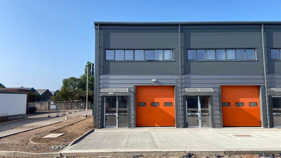 10 Endermere Rd, Coventry à louer - Photo de l’immeuble – Image 2 sur 15