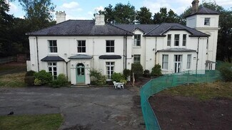 Plus de détails pour 122 Green Ln, Addlestone - Santé à vendre