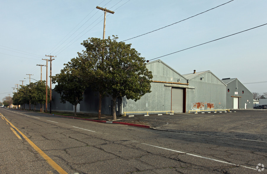 492 S Golden State Blvd, Turlock, CA à vendre - Photo principale – Image 1 sur 12