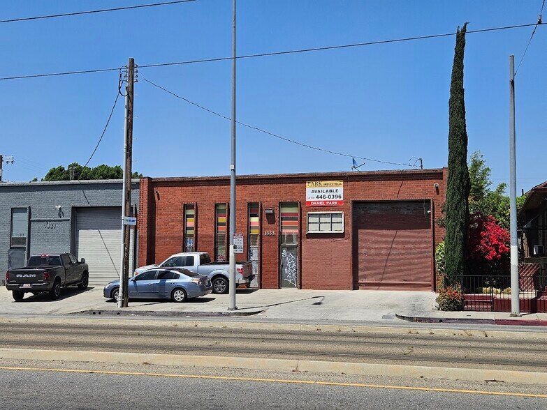 1333 E Washington Blvd, Los Angeles, CA à louer - Photo de l’immeuble – Image 1 sur 9