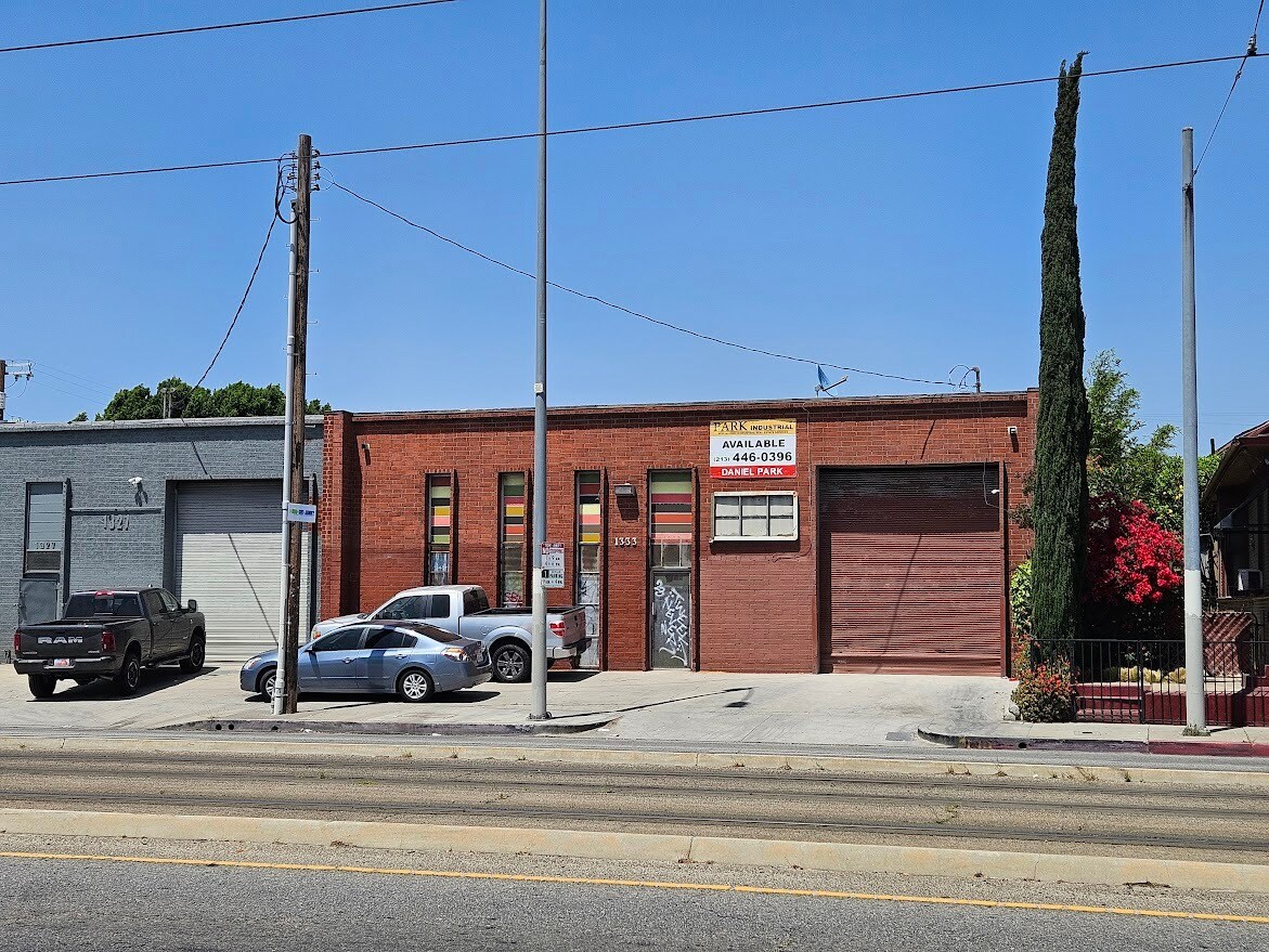 1333 E Washington Blvd, Los Angeles, CA à louer Photo de l’immeuble– Image 1 sur 10