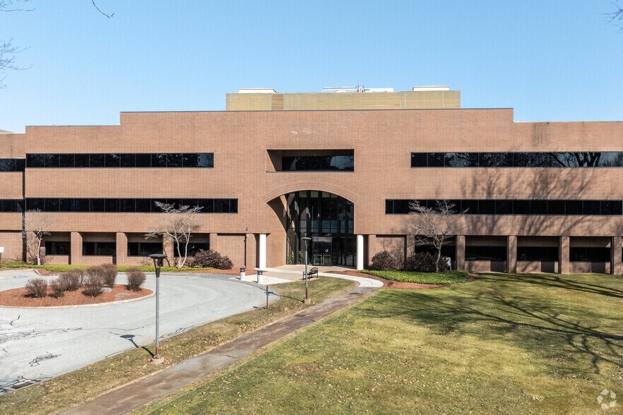100 North Pky, Worcester, MA à louer - Photo principale – Image 1 sur 10