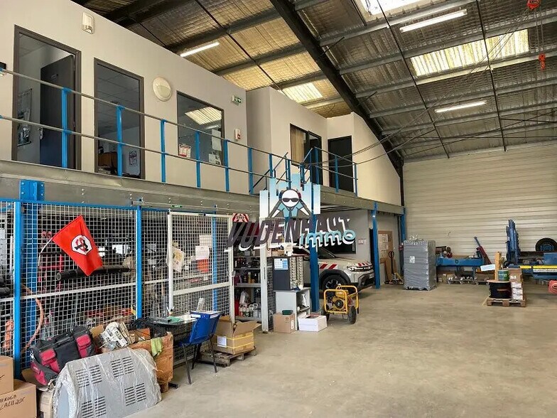 Local d’activités dans Noé à louer - Photo de l’immeuble – Image 2 sur 9