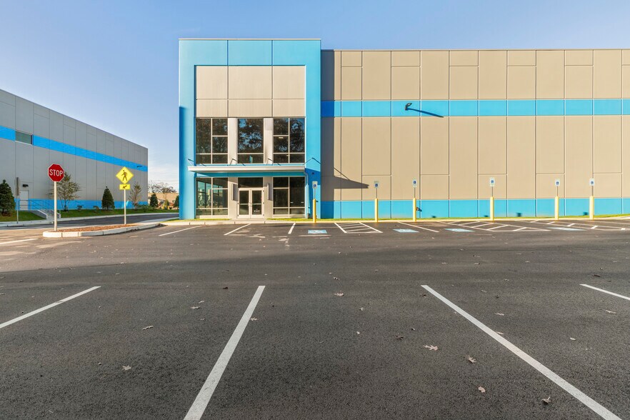 38 Upton Dr, Wilmington, MA à louer - Photo de l’immeuble – Image 3 sur 6