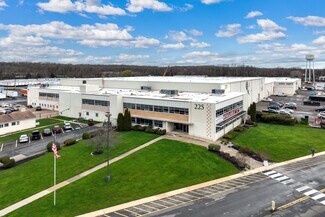 Plus de détails pour 225 Lincoln Hwy, Fairless Hills, PA - Bureau, Industriel/Logistique à louer