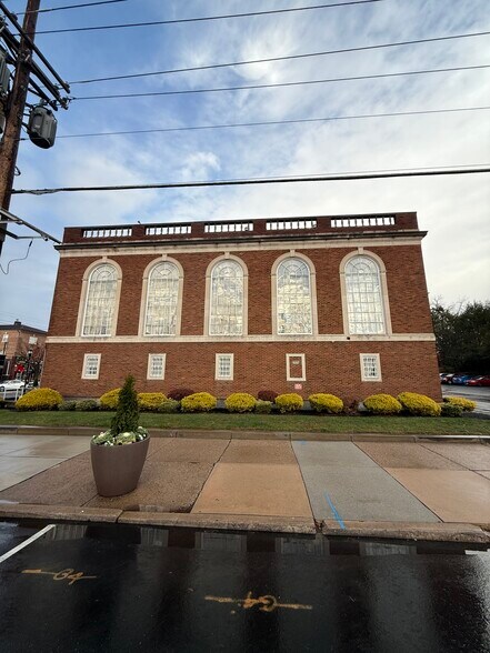 528 Station Ave, Haddon Heights, NJ à vendre - Photo de l’immeuble – Image 3 sur 6