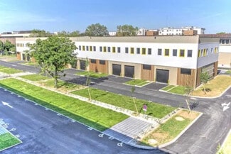 Plus de détails pour Local d'activités à louer