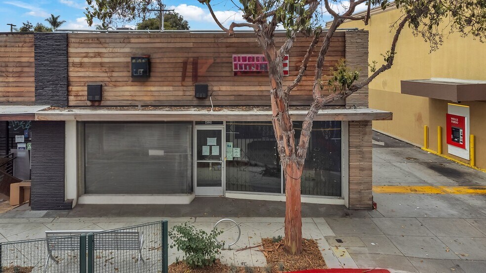4320 Tweedy Blvd, South Gate, CA à louer - Photo de l’immeuble – Image 2 sur 15