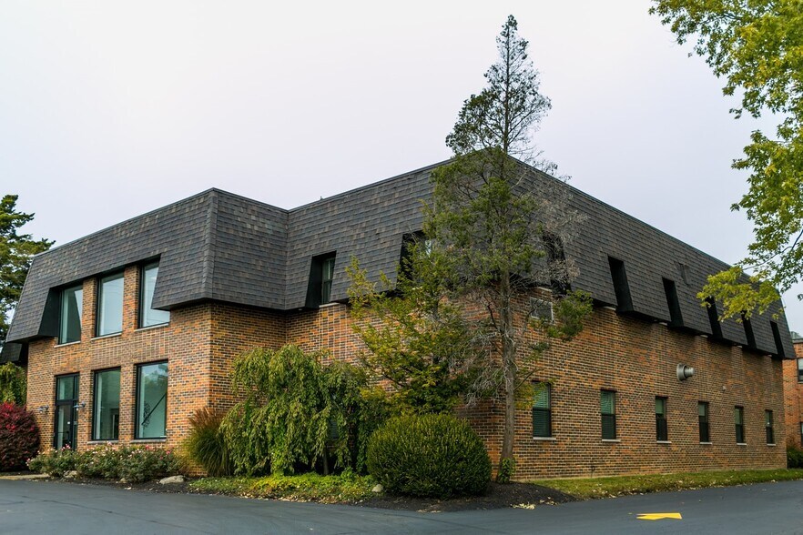 1170 Old Henderson Rd, Columbus, OH à louer - Photo de l’immeuble – Image 1 sur 4