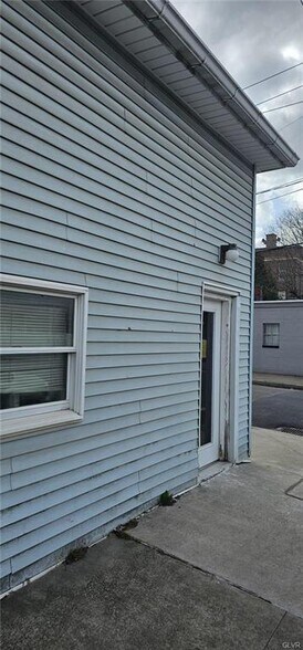 138 W Market St, Mahanoy City, PA à louer - Photo de l’immeuble – Image 3 sur 17
