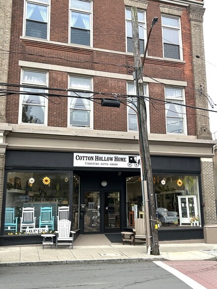 149 Maple St, Naugatuck, CT à louer - Photo principale – Image 1 sur 1