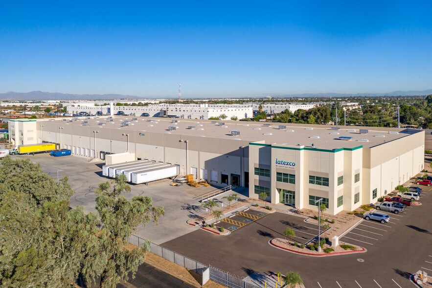 555 S 65th Ave, Phoenix, AZ à louer - Photo de l’immeuble – Image 1 sur 3