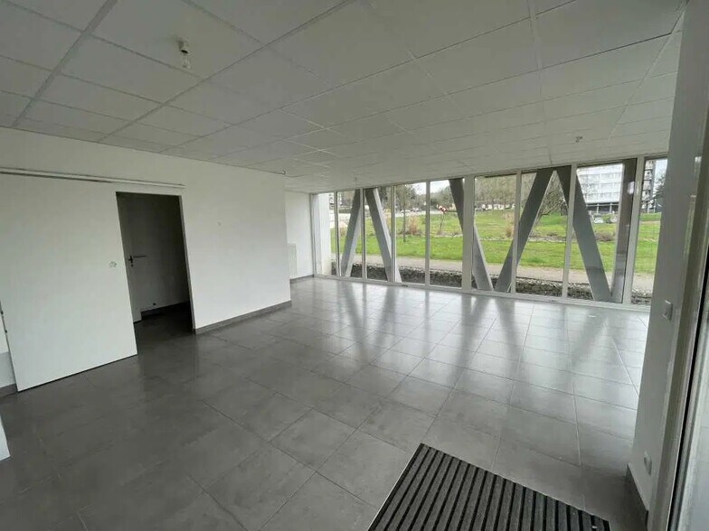 Local commercial dans Maromme à vendre - Photo de l’immeuble – Image 2 sur 8