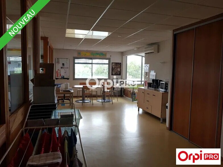 Bureau dans Romans-sur-Isère à louer - Photo de l’immeuble – Image 3 sur 4