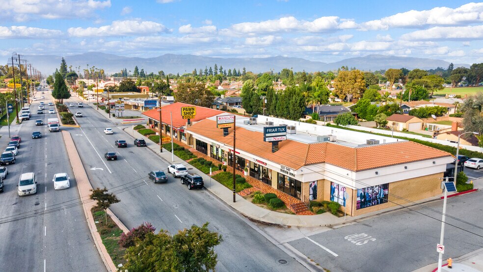 532-540 N Azusa Ave, West Covina, CA à louer - Photo de l’immeuble – Image 3 sur 4