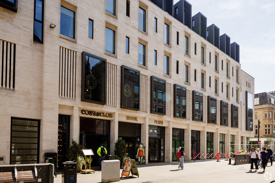 24 Cornmarket St, Oxford à louer - Photo de l’immeuble – Image 2 sur 2