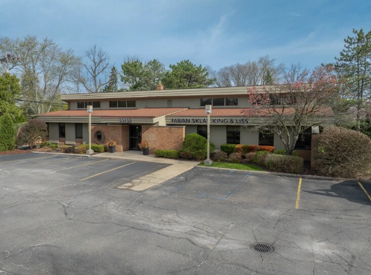 33450 W 12 Mile Rd, Farmington Hills, MI à vendre Photo principale– Image 1 sur 10
