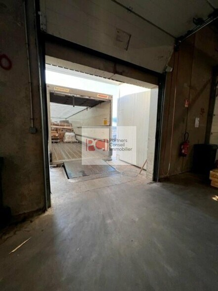 Industriel/Logistique dans Roquemaure à louer - Photo intérieure – Image 2 sur 3