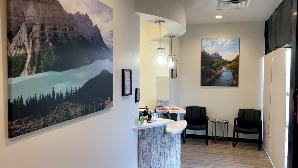 304-310 W Avenue F, Midlothian, TX à louer - Vidéo sur l’annonce professionnelle – Image 2 sur 6