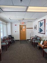 339 Hemingway Ave, East Haven, CT à vendre Photo intérieure– Image 2 sur 11