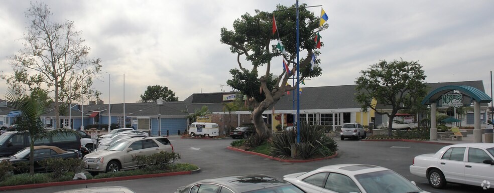 120-186 N Marina Dr, Long Beach, CA à louer - Photo de l’immeuble – Image 2 sur 2