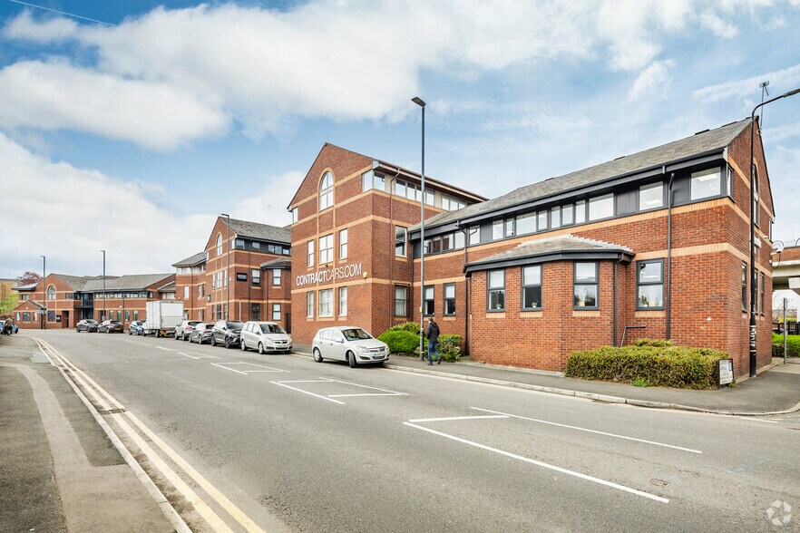 Stockport Rd, Altrincham à louer - Photo de l’immeuble – Image 2 sur 4