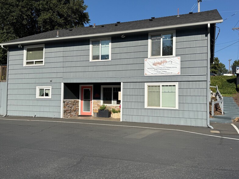 875 Idylwood Dr SE, Salem, OR à vendre - Photo de l’immeuble – Image 2 sur 5