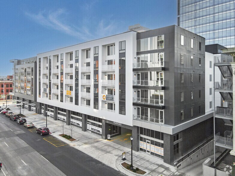 231 N Pennslvania St, Indianapolis, IN à louer - Photo de l’immeuble – Image 3 sur 4