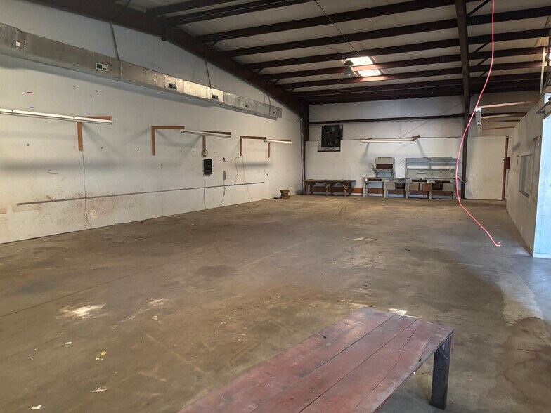 600 Keystone Ct, Pelham, AL à louer - Photo de l’immeuble – Image 3 sur 11