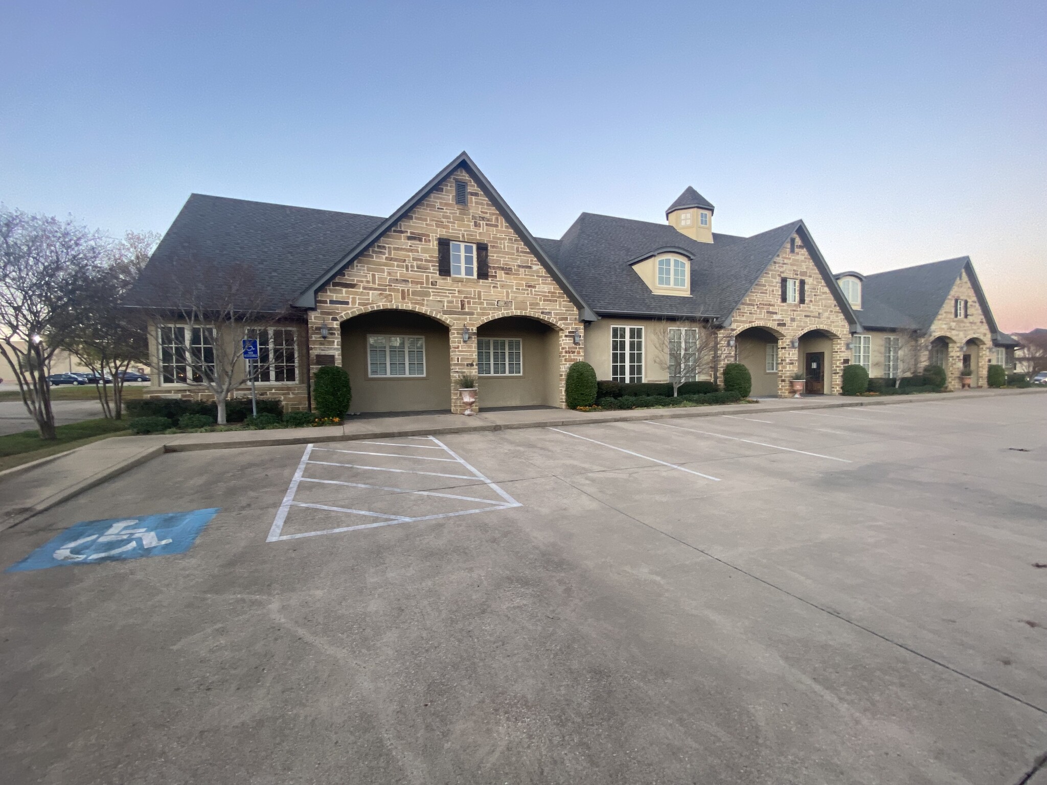 1015 Pruitt Pl, Tyler, TX à louer Photo de l’immeuble– Image 1 sur 30