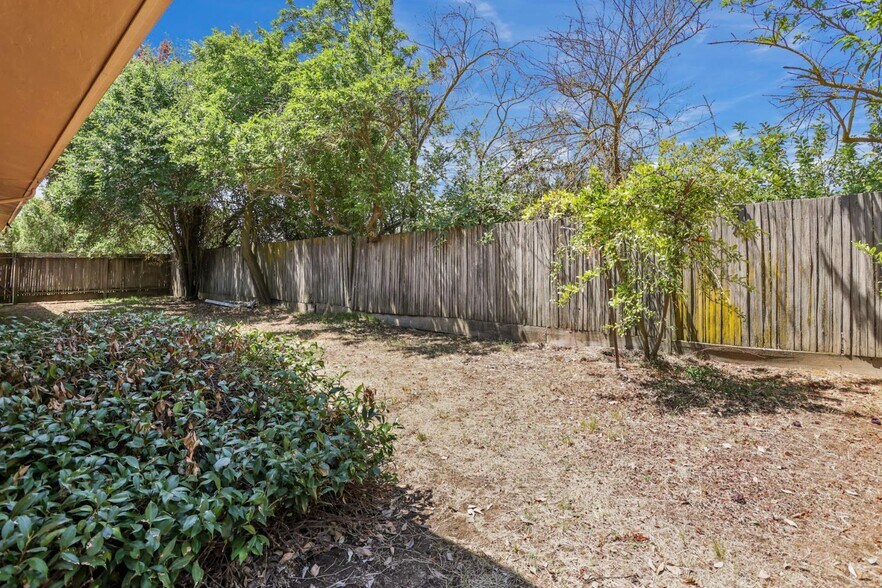 8275 E Orchard Rd, Acampo, CA à vendre - Photo de l’immeuble – Image 2 sur 20