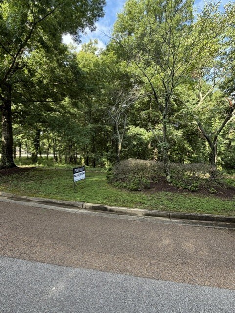 7976 Players Forest Drive, Memphis, TN à vendre Photo de l’immeuble– Image 1 sur 9