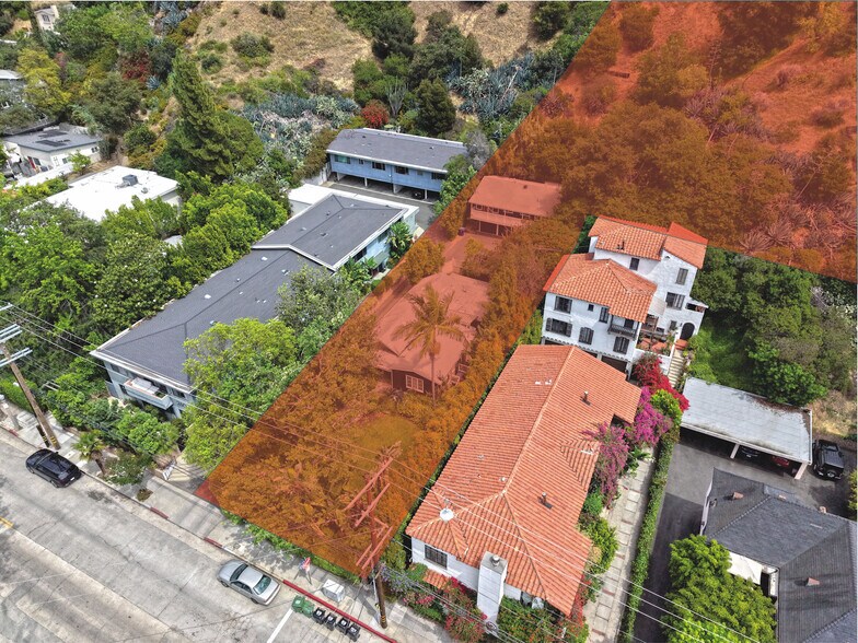 2592 N Beachwood Dr, Los Angeles, CA à vendre - Photo de l’immeuble – Image 2 sur 33