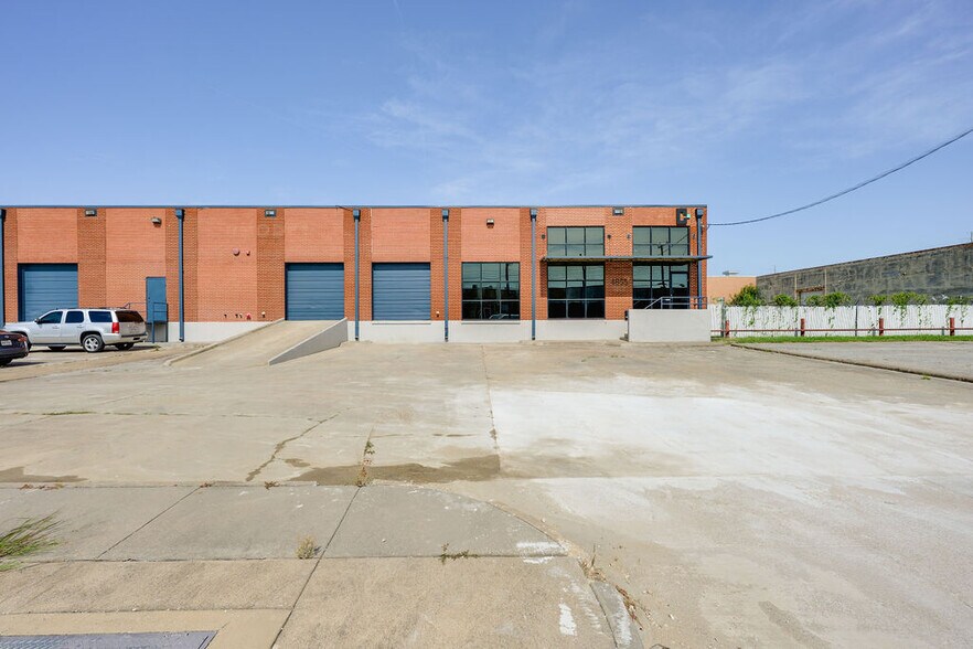 4855 Cash Rd, Dallas, TX à louer - Photo de l’immeuble – Image 3 sur 11