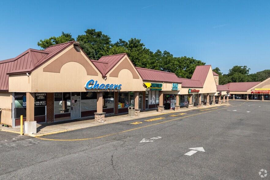 1800 Delmar Dr, Folcroft, PA à louer - Photo de l’immeuble – Image 2 sur 7