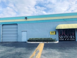 4990 SW 52nd St, Fort Lauderdale, FL à louer Photo intérieure– Image 1 sur 7