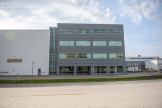Plus de détails pour 927 N 19th Ave E, Newton, IA - Bureau, Industriel/Logistique à louer