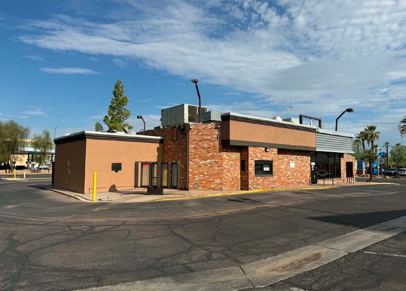 301 E Indian School Rd, Phoenix, AZ à louer - Photo de l’immeuble – Image 1 sur 2