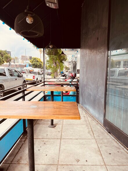 13625 Ventura Blvd, Sherman Oaks, CA à louer - Photo de l’immeuble – Image 2 sur 14