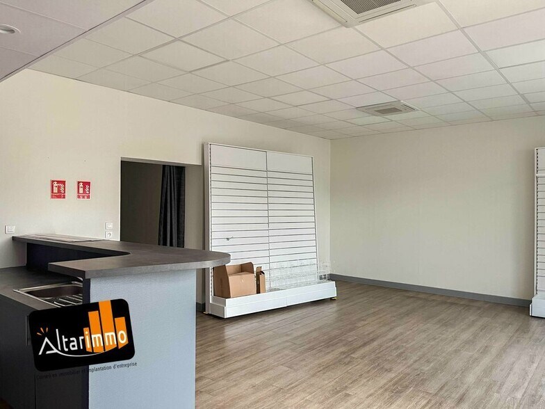 Bureau dans Morancez à louer - Photo intérieure – Image 2 sur 4
