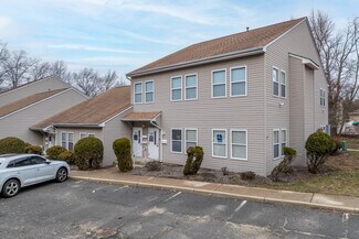 Plus de détails pour 430 Bridge Plaza Dr, Manalapan Township, NJ - Bureau à vendre