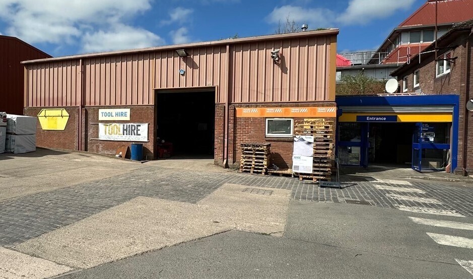 Former Jewson Premises portefeuille de 4 biens à vendre sur LoopNet.fr - Photo principale – Image 3 sur 9