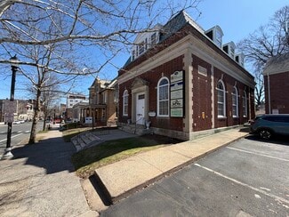 Plus de détails pour 136 W Main St, New Britain, CT - Bureau à vendre