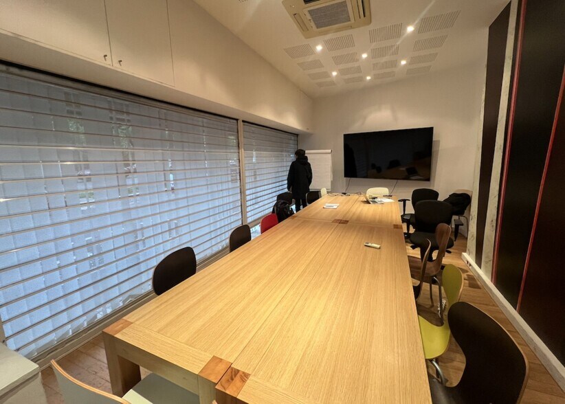 Local commercial dans Paris à vendre - Photo de l’immeuble – Image 2 sur 5